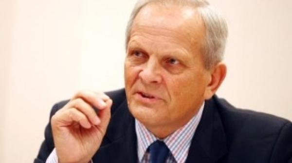 Stolojan: Firmele de stat sunt gestionate tot de nepoți sau nepoate ale celor de la Putere