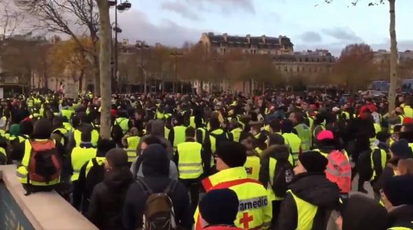 Franța. Macron face apel la "ordine", după un alt val de violențe al "vestelor galbene"