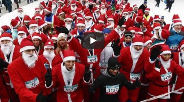 Mii de moși Crăciun s-au adunat în Rusia la maratonul anual. VIDEO viral