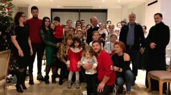 Cum arată FAMILIA BĂSESCU