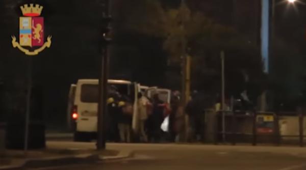 Italia. Români, OBLIGAȚI să muncească în condiții inumane pentru 4 euro. Șase italieni, ARESTAȚI