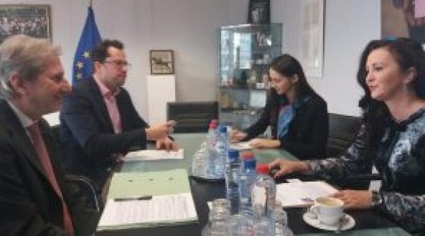 Natalia Elena Intotero, întâlnire cu Johannes Hahn, comisar european pentru Politici de Vecinătate și Negocieri pentru Extindere