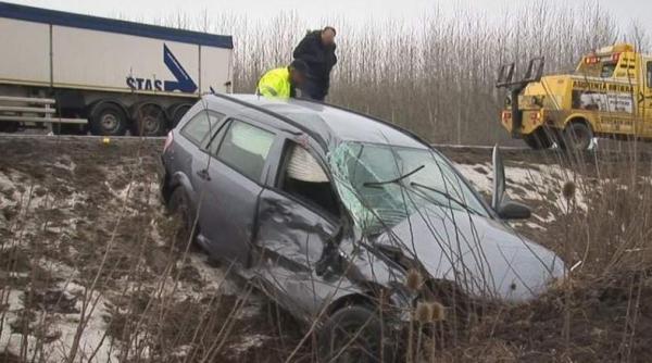 Ungaria. Cinci ROMÂNI, victime într-un accident TERIBIL. Mașina lor, IZBITĂ de un TIR