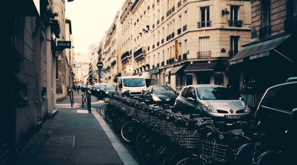 Italia. ROMÂNII se DESCURCĂ. Ce METODĂ aplică pentru a CIRCULA cu MAȘINI înmatriculate în țară