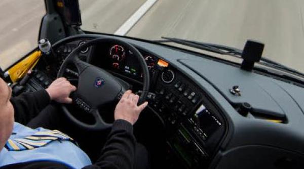 Germania. ROMÂNI BLOCAȚI în autocar, pe autostradă