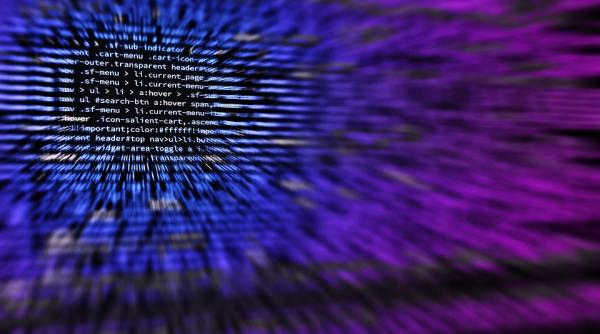 Patru hackeri ROMÂNI, ACUZAȚI de MII de ATACURI ONLINE în Europa