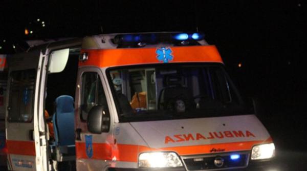 Italia. Gest EXTREM făcut de un ROMÂN. S-a dezbrăcat complet și s-a aruncat sub roțile unui TIR