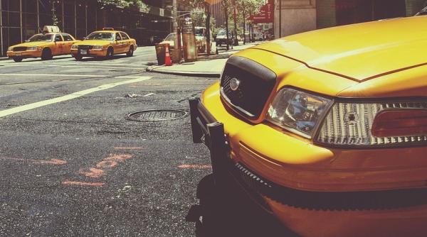 Marea Britanie: Șofer ROMÂN de TAXI, AMENINȚAT de un englez: „Îți rup capul”