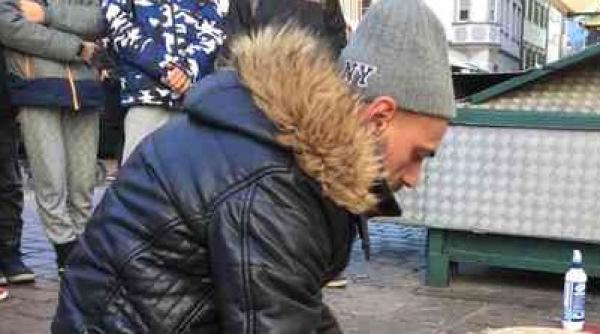 Italia. ROMÂN APRECIAT de italieni, AMENDAT de carabinieri după ce și-a expus talentul în public