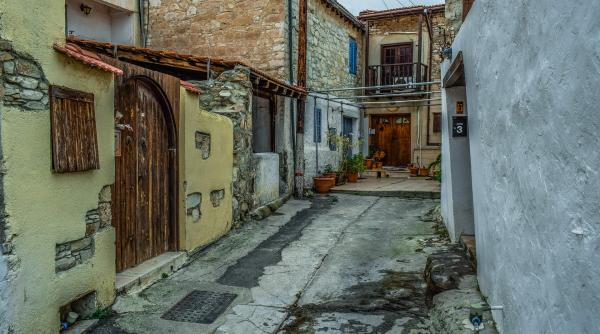 Localitatea fără ADRESE. Localnicii se opun denumirii străzilor. Care e motivul 