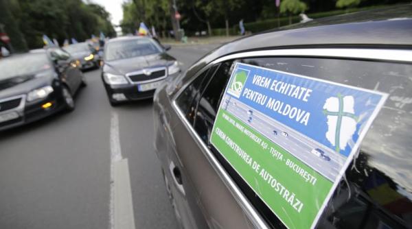 ZECI de șoferi au BLOCAT un drum național. "Este o bătaie de joc"