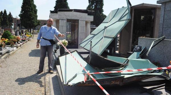 Italia. Cei șase români care au DEVASTAT un cimitir vor ajunge după gratii