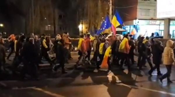UPDATE. PROTESTE de AMPLOARE. Sute de ROMÂNI au ieșit în STRADĂ pentru Kovesi (VIDEO)