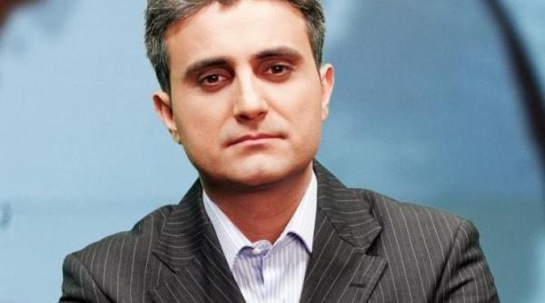 Robert Turcescu, în Parlament: „Ce aveți cu Rareș Bogdan? Că nu stă în genunchi? Jos labele de pe libertatea de exprimare!”