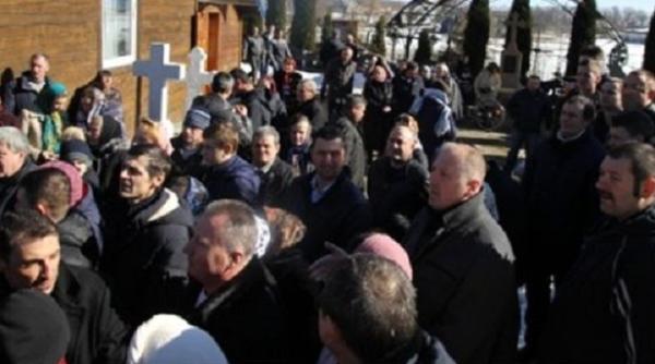 Ucraina. TENSIUNI în comunitățile ROMÂNEȘTI. Enoriași și jurnaliști, în CONFLICT