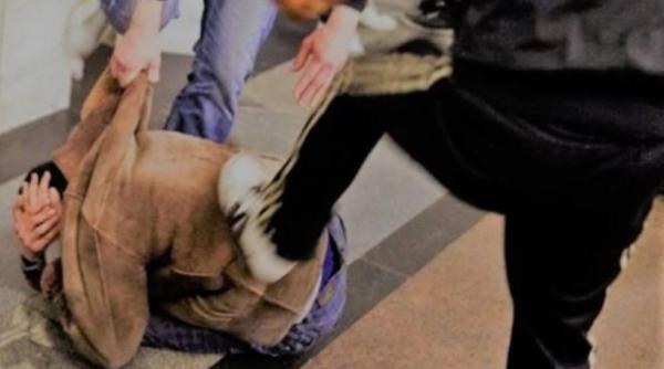 Italia. Copil român, BĂTUT de colegii de școală. "Romeno di merda!". REVOLTĂTOR