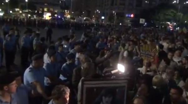 Madrid: Mii de ROMÂNI se îndreaptă ACUM spre Dragnea, la congresul socialiștilor. MOBILIZARE MASIVĂ