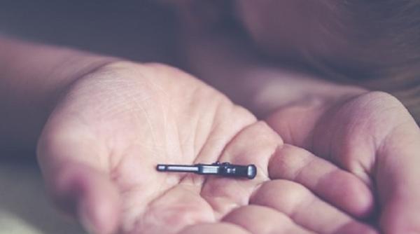 Româncă cercetată pentru TRAFIC de minori, extrădată din Marea Britanie