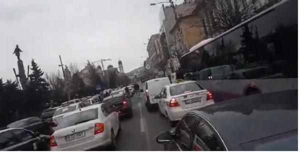 PROTEST 15 minute. Tot orașul Cluj-Napoca, BLOCAT la ora 15:00. Mobilizare EXEMPLARĂ. Video