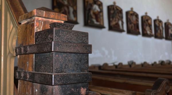 Franța. Un român mergea prea des la biserică. Când au aflat de ce, jandarmii l-au SĂLTAT imediat