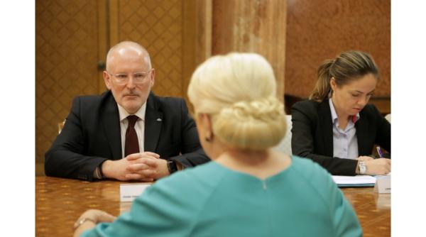 CE dezaprobă OUG-urile lui Toader. Timmermans o sună din nou pe Dăncilă