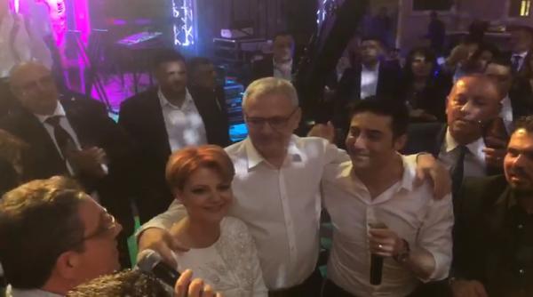 Petrecere PSD. Dragnea şi mirii au cântat pentru echipa Craiovei: "Cu oltenii nu e de glumit" - VIDEO