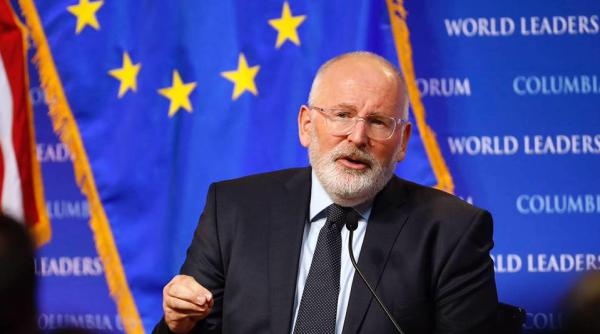 Timmermans: "Kovesi, un jurist de calitate. E important să îşi susţină candidatura"