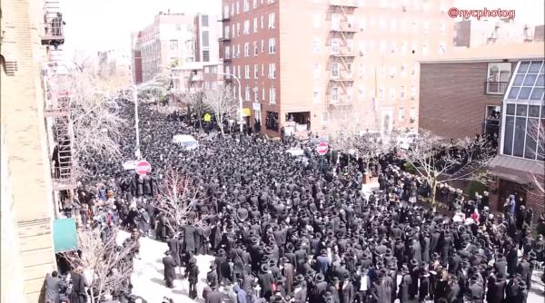  New York. Rabin de origine ROMÂNĂ, înmormântat. Imagini SUPRAREALISTE de la ceremonie (FOTO + VIDEO) 