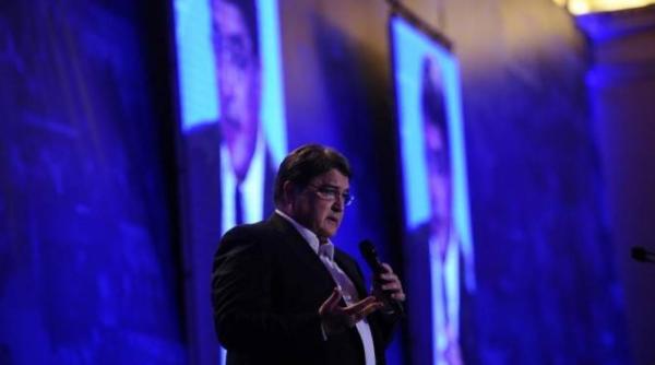 Emil Hurezeanu o contrazice pe Dăncilă: Cei 12 ambasadori au dorit o întrevedere cu premierul ÎNAINTE de a trimite scrisoarea