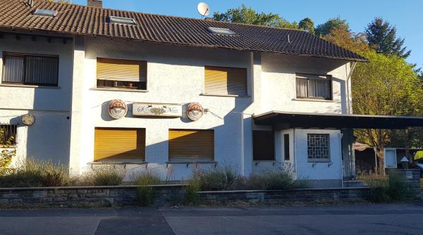 Sclavie în Germania. Doi români s-au SĂTURAT. Au depus plângere