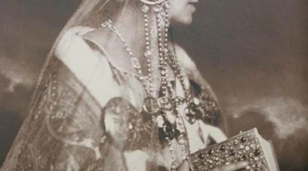 Coroana Reginei Maria și steagul lui Ștefan cel Mare vor fi expuse la Luvru