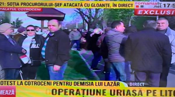 PROTEST la Cotroceni. Oamenii strigă împotriva lui Lazăr și Iohannis