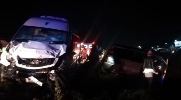 ACCIDENT GRAV cu două MICROBUZE cu 27 de PASAGERI. A fost activat PLANUL ROȘU. UPDATE (FOTO)