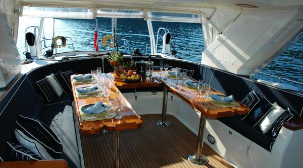 Belgia. AVENTURA unui român care a spart un yacht de lux. A mâncat și a adormit