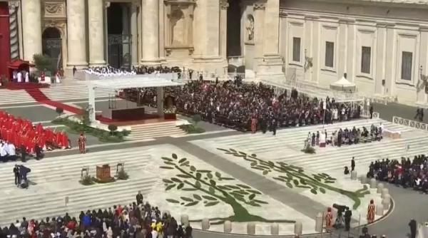 Vatican. Momentul în care un ROMÂN spune „Rugăciunea universală” la slujba de Florii. EMOȚIONANT (VIDEO)