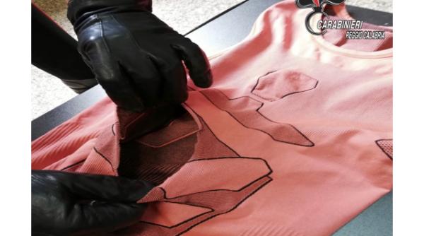 Italia. Furtul prin metoda "tricoul rupt" face RAVAGII. Trei români, ARESTAȚI 