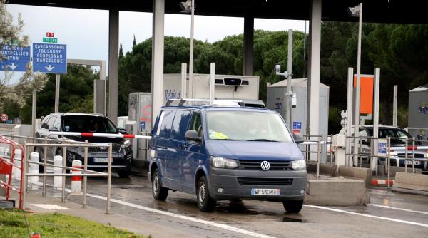 Franța. Un șofer ROMÂN de TIR trece de 91 de ori prin stațiile de taxare fără să plătească. METODA și EXPLICAȚIA halucinantă