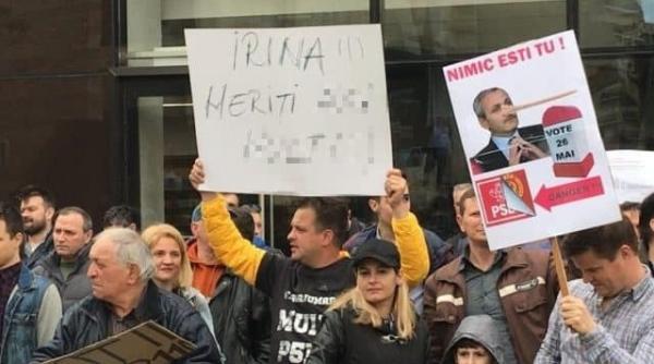 VIRAL. Mesajul amuzant al zilei, la protestul anti Dragnea de la Iași: "Irina, meriți..."