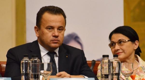 Liviu Pop o CRITICĂ DUR pe Ecaterina Andronescu: „Este nevoie de consecvență în decizii, nu abrambureală”