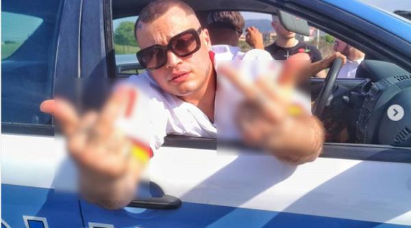 Italia. Amendă URIAȘĂ pentru artistul român care a arătat semne obscene în mașina poliției