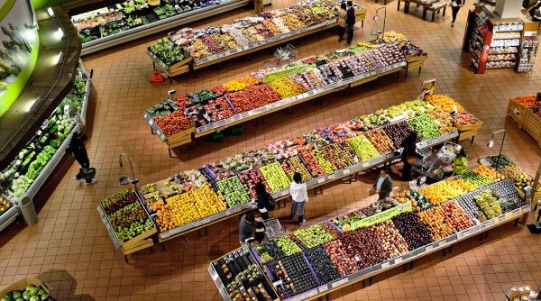 Franța. ATENȚIE! Cel mai mare ANGAJATOR din sectorul privat vrea să CONCEDIEZE 3.000 de angajați 