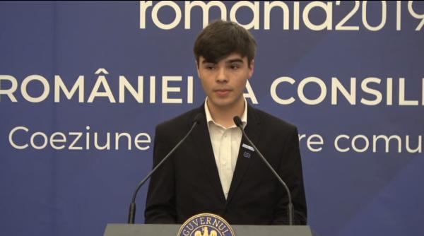 Moment jenant pentru Dăncilă. Criticată de un elev în timpul unui eveniment, la Guvern