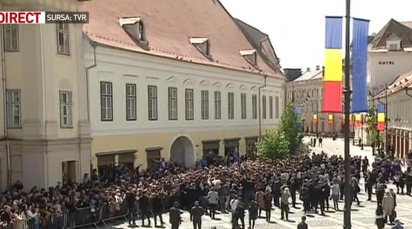 Summit UE, Sibiu. Liderii europeni au făcut BAIE de MULȚIME. Mesajele transmise de Macron și Merkel