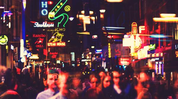 Amsterdam introduce o nouă taxă pentru turiști