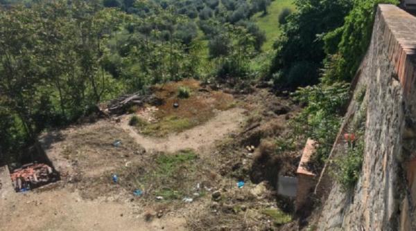 Italia. O tânără ROMÂNCĂ se zbate între viață și moarte după ce a CĂZUT în GOL de pe un ZID