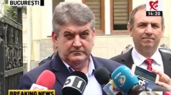 Oprea: MApN nu a fost implicat în cazul Nicolae Popa. Despre Sebastian Ghiţă: "Suntem amici. Nu l-am invitat atunci la mine"
