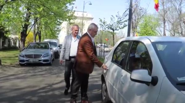 Tăriceanu s-a plimbat cu UBER-ul, după ce serviciul a fost INTERZIS de PSD