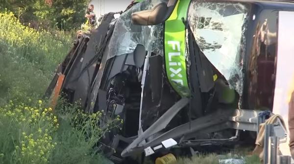 Accident MORTAL în Germania. Un autocar s-a răsturnat (VIDEO)