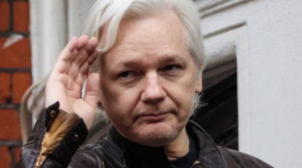 Procurorii din Suedia cer arestarea lui Julian Assange pentru viol