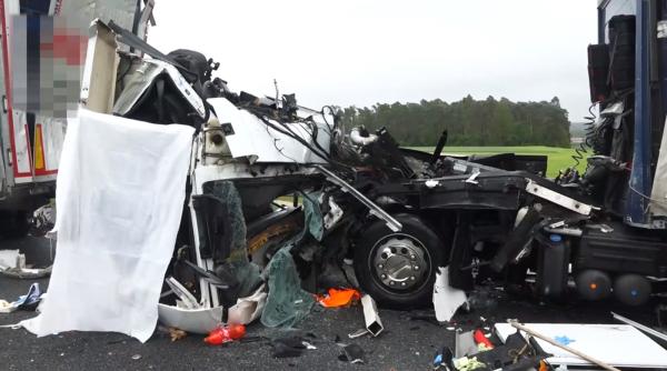 Germania. Șofer român, obligat să privească victima unui accident rutier. Un polițist s-a ENERVAT